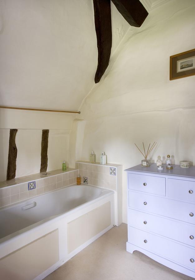 The Old Manor House Bed & Breakfast Halford  Bagian luar foto